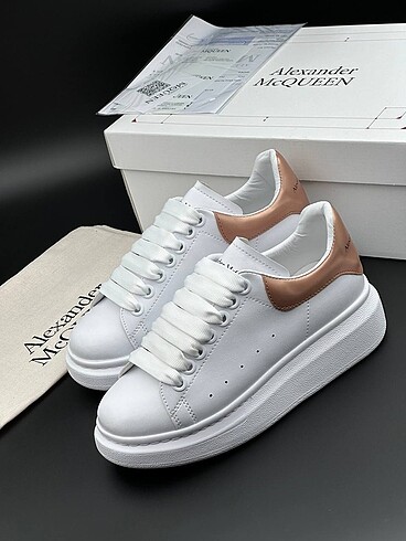 39 Beden Alexander McQueen