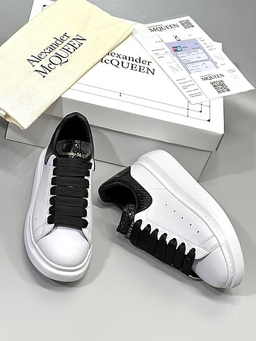 38 Beden Alexander McQueen