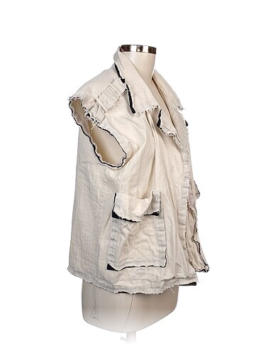 Batik Batik Yelek %70 İndirimli.
