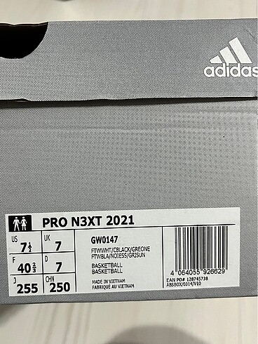 40 Beden beyaz Renk Adidas basketbol ayakkabısı