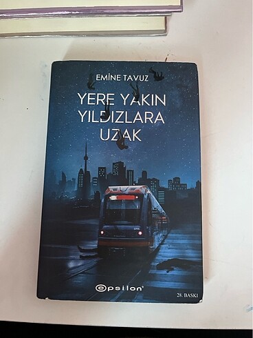 Emine tavuz yere yakin yildizlara uzak
