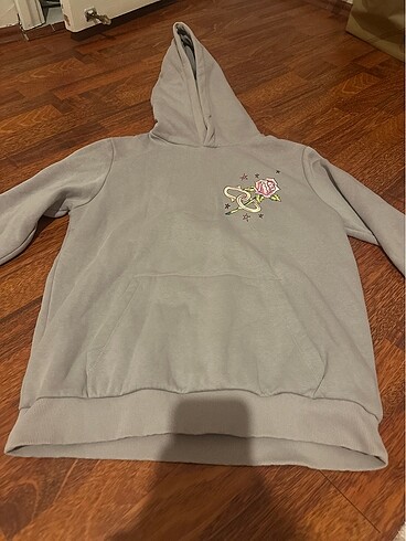 m Beden Gri bershka sweatshirt