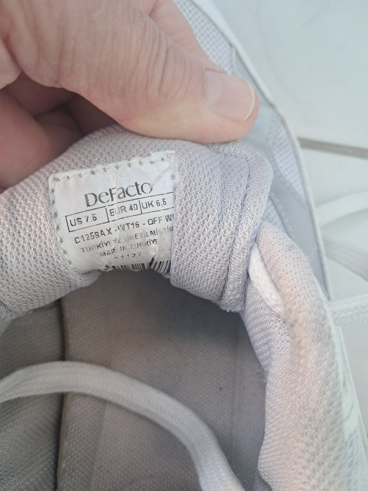 Beyaz Düz Taban Kadın Spor Ayakkabı - Görsel 4