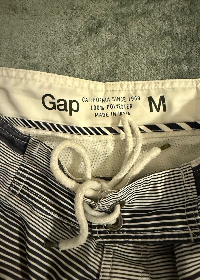 Orijinal Gap içi fileli deniz şortu çizgili erkek mayo - Görsel 2