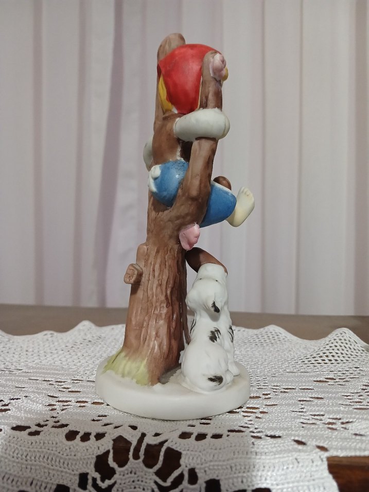 Pastel Renkli Ağaçta Oturan Çocuk Biblosu - Görsel 5