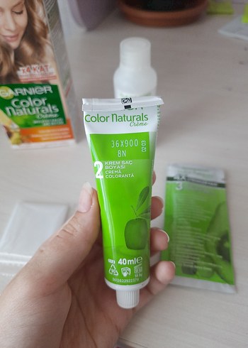 Garnier Color Naturals Saç Boyası 8N Açık Kumral - Görsel 3