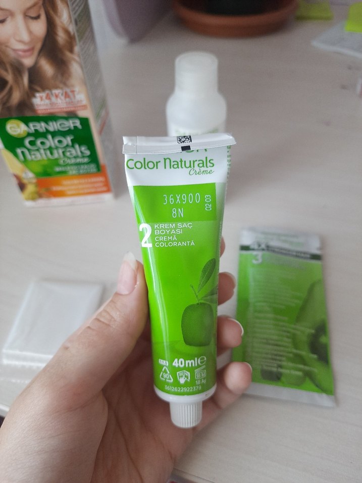 Garnier Color Naturals Saç Boyası 8N Açık Kumral - Görsel 3