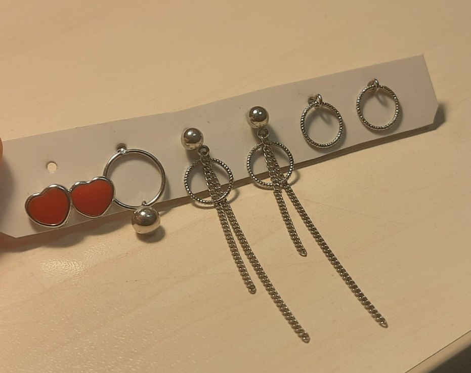 Gri Zincir Detaylı küpeler - Görsel 2