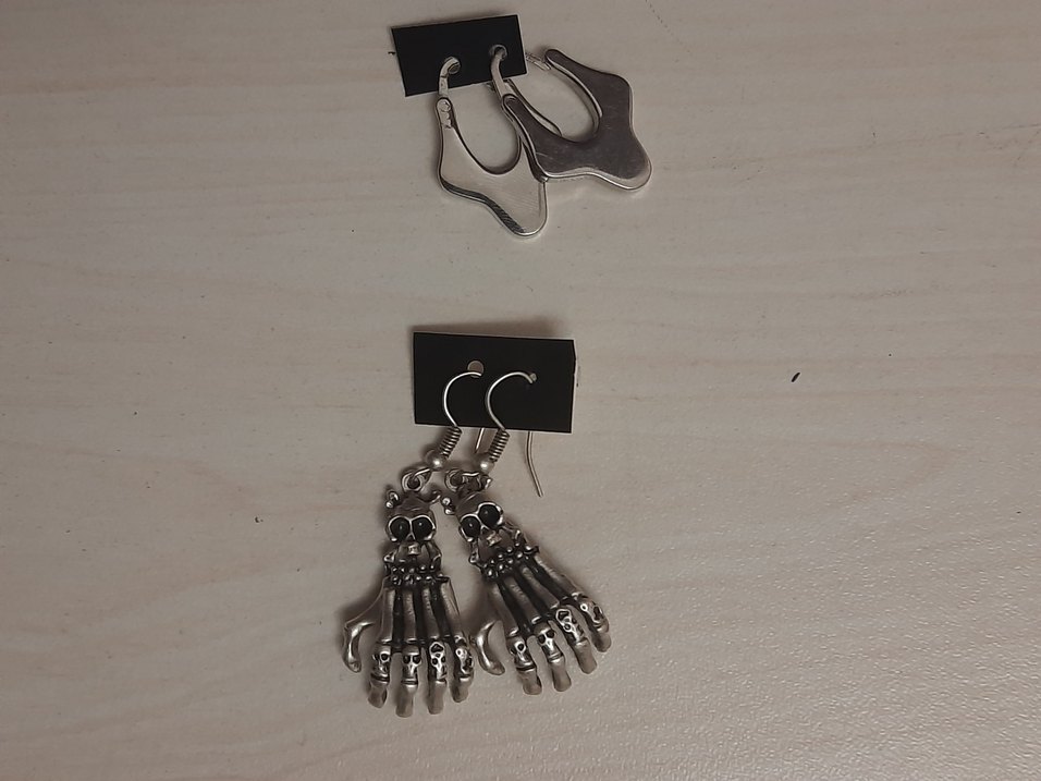 gümüş rengi küpeler - Görsel 2