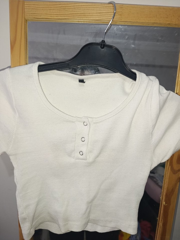 Kız Çocuk Beyaz Düğmeli Kısa Kollu Tişört - Görsel 3