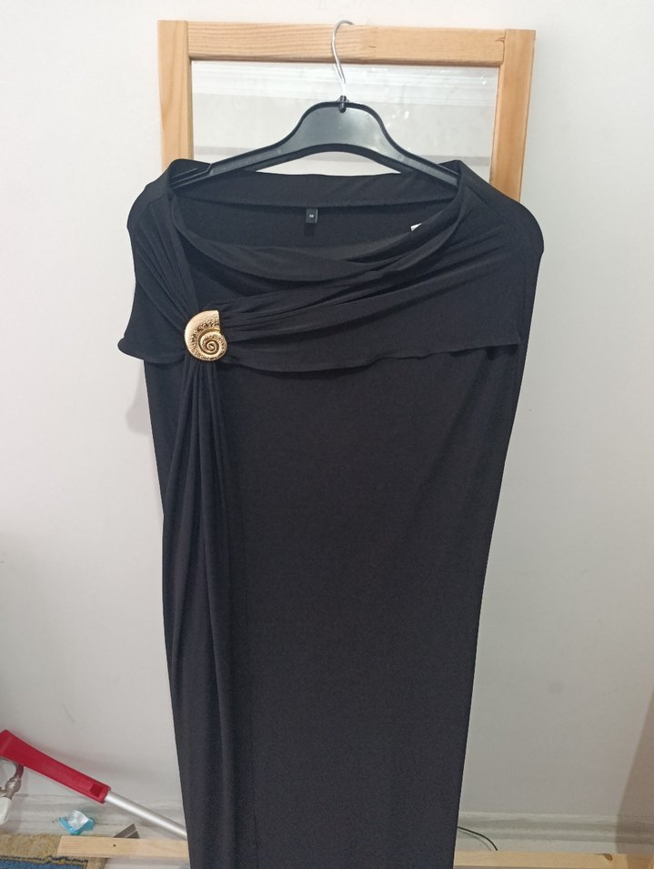 Siyah Drapeli Uzun Kollarsız Etek - Görsel 5