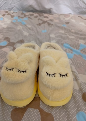 Sarı Nakışlı peluş Kadın Ev Terliği - Görsel 2