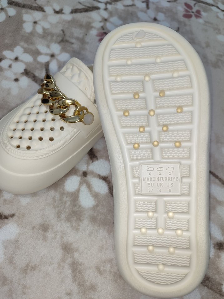 Zincir Detaylı Beyaz Platform Terlik - Görsel 3