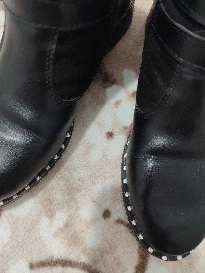 Tokalı Siyah Deri Kadın Bot - Görsel 3