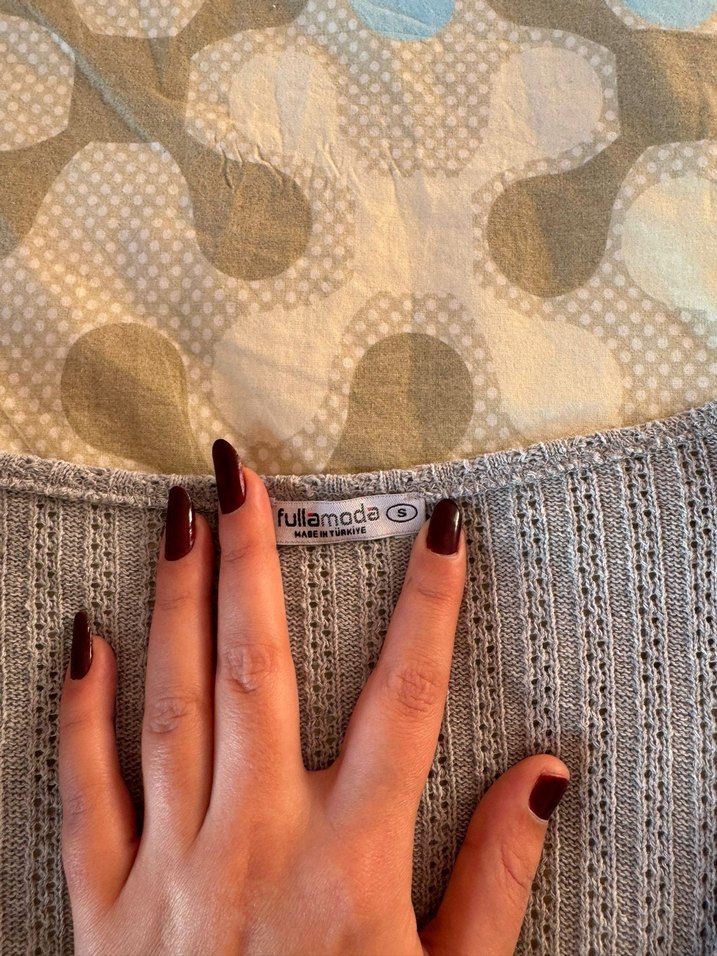 Gri V Yaka Triko Kadın Hırka - Görsel 4