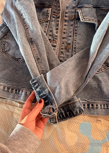 Düğmeli Kısa Kollu Denim Ceket - Görsel 4