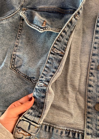 Düğmeli Kısa Kollu Denim Ceket - Görsel 3