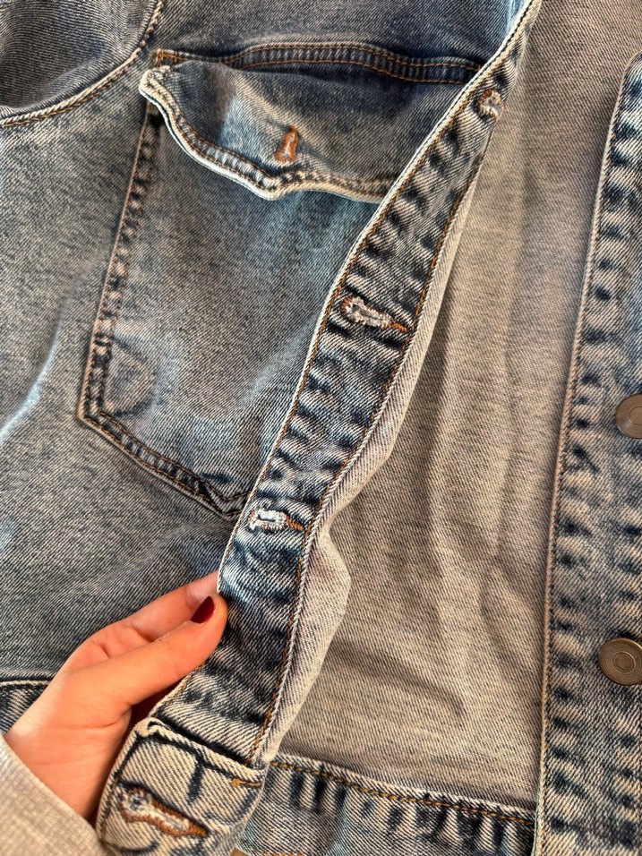 Düğmeli Kısa Kollu Denim Ceket - Görsel 3