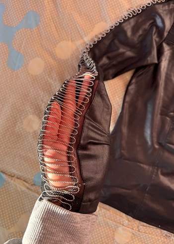 Parlak Siyah Deri Gotik Kadın Ceket - Görsel 2