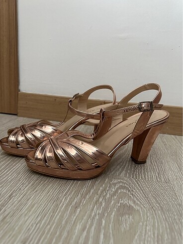 Diğer Rose gold parlak kısa topuklu