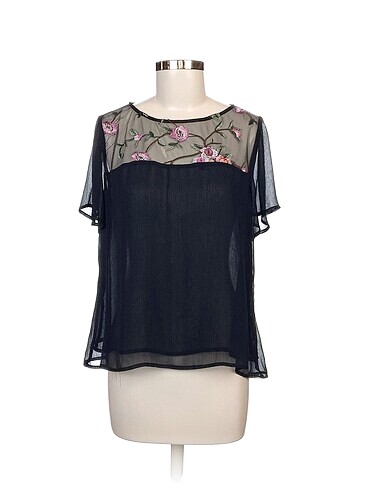 LC Waikiki Bluz %70 İndirimli.