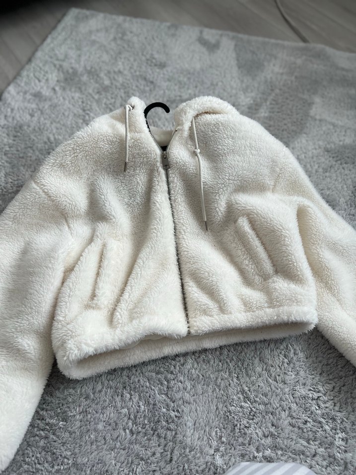 Kapüşonlu Beyaz Kadın Peluş Ceket - Görsel 2