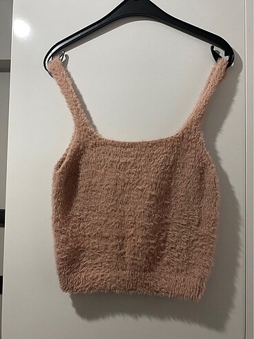 Tüylü pembe crop