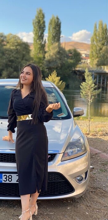 Kemer detaylı elbise