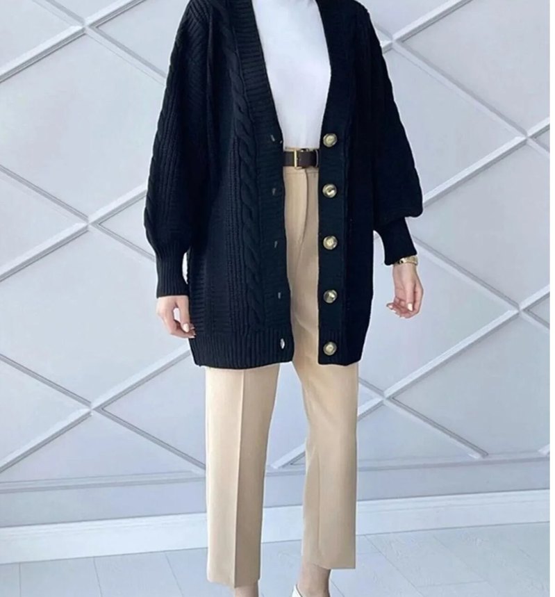 Siyah Düğmeli Uzun Triko Kadın Hırka - Görsel 2