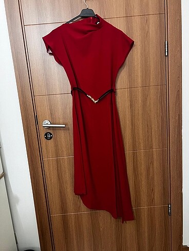 Kırmızı elbise - Görsel 5