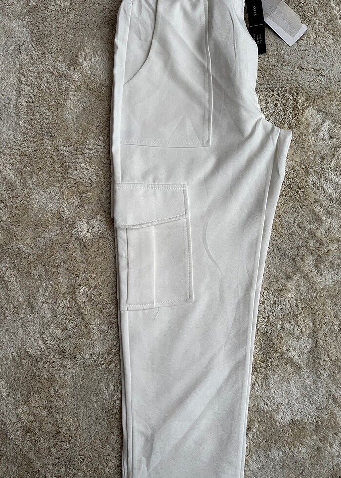 Her iki tarafa cepli beyaz pantolon - Görsel 2