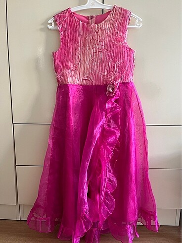 Pembe kız çocuğu abiye