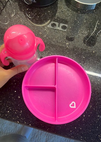 Beden Munchkin Koyu Pembe Bebek Biberonu ve Bölmeli Tabak