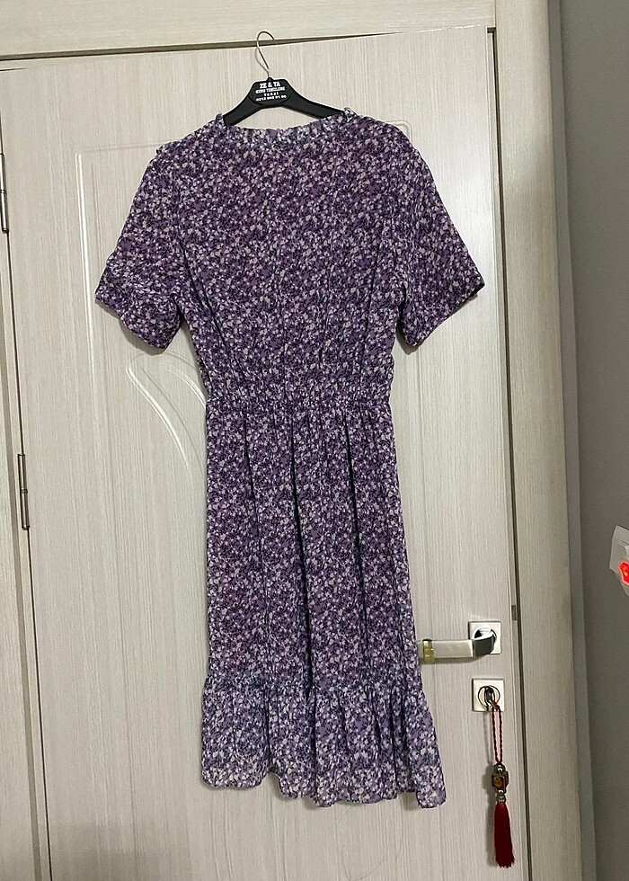 Çiçek desenli elbise - Görsel 4