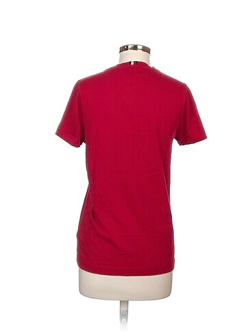xs Beden Tommy Hilfiger T-shirt %70 İndirimli.