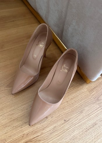 Louboutin Bej Kadın Stiletto Topuklu Ayakkabı