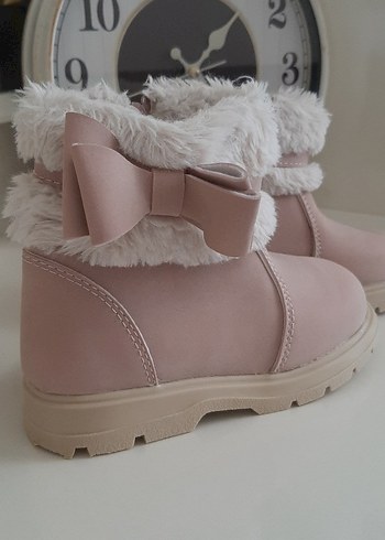 LC Waikiki Pembe Kürklü Kız Çocuk Botu