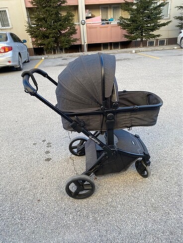 Prego bebek arabası