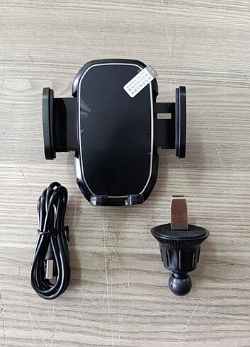 Havalandırmaya takılan wireless şarjli telefon tutucu 