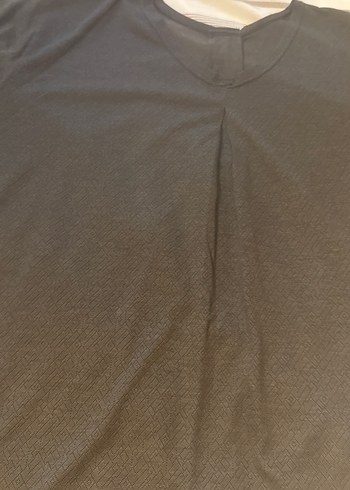Kahverengi V Yaka penye Tişörtü - Görsel 3