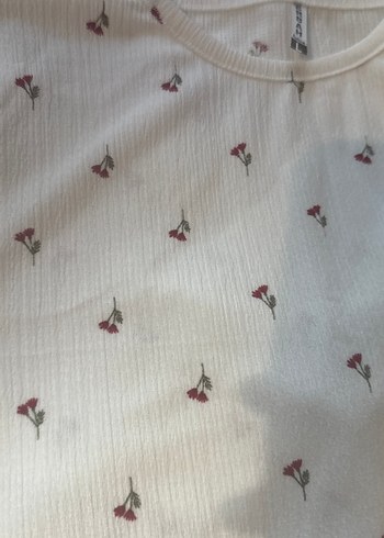 Düğmeli Kısa Kollu Beyaz Desenli Kadın Gömlek - Görsel 2