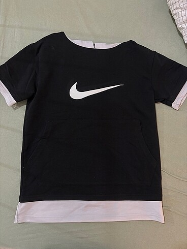 Nike Spor Üstü