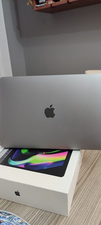 MacBook Pro 13 M2