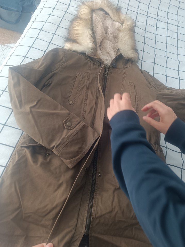 Kürk Detaylı Kahverengi Kadın Mont - Görsel 2