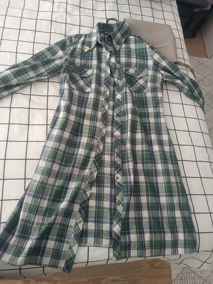 Düğmeli Uzun Yeşil Kareli Kadın Gömlek  kumaşı kışlık tesettür - Görsel 3