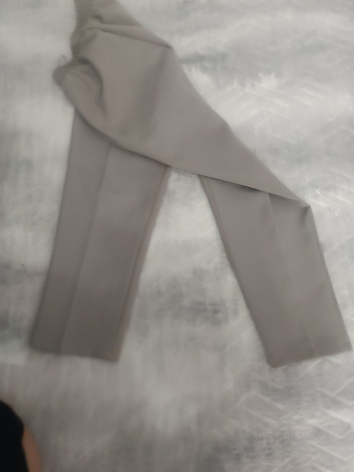 Gri Bej Kadın Normal Kesim Kumaş Pantolon çok rahat - Görsel 4