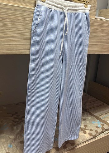 Mavi Çizgili Rahat Kadın Kısa Pantolon - Görsel 2
