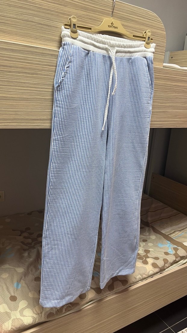 Mavi Çizgili Rahat Kadın Kısa Pantolon - Görsel 2