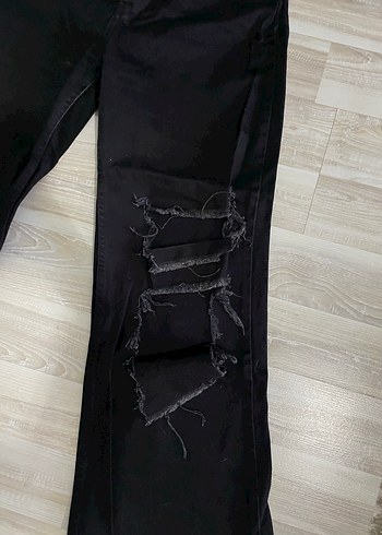 m Beden Siyah Kadın Yırtık Denim Pantolon