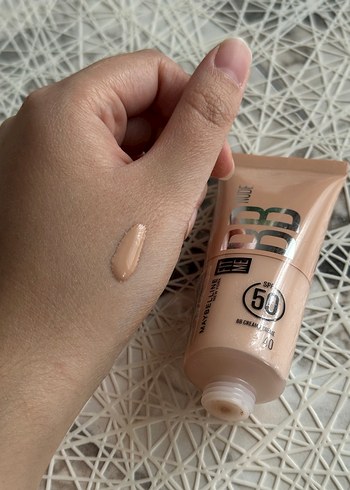 Maybelline Nude BB Krem SPF 50 Beige - Görsel 2
